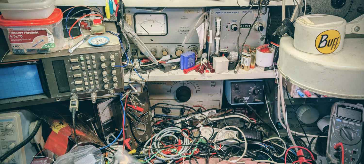 Verkstad med elektronik